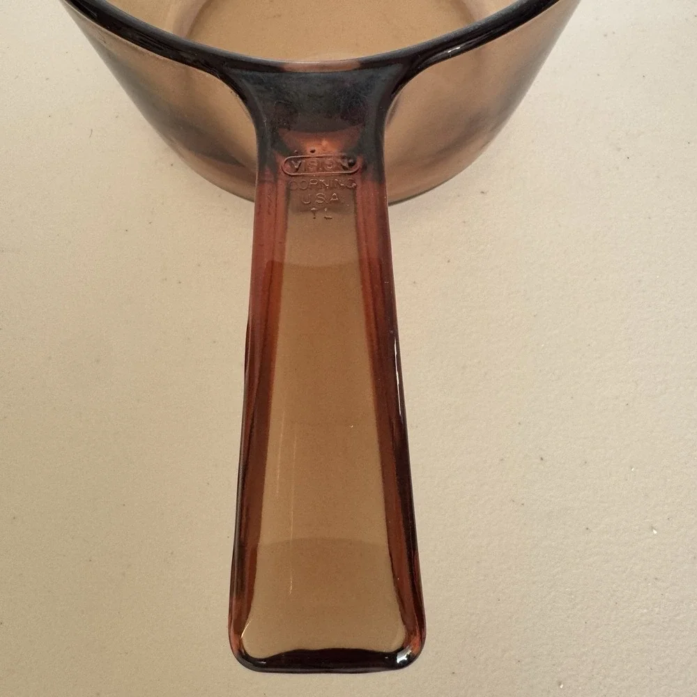 Visions Corning Sauce Pot 1L Brown Glass with Pour Spout Vintage USA